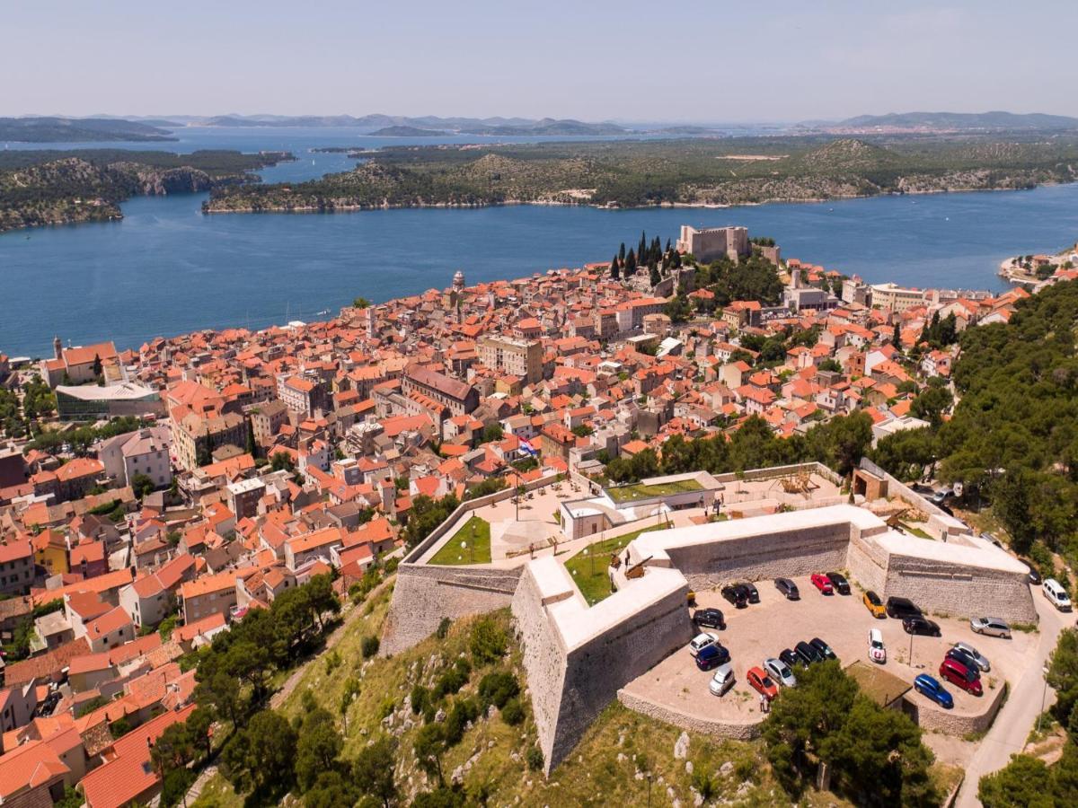 House Kuna Bristane Екстериор снимка
